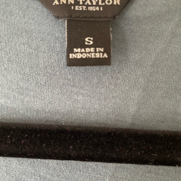 ANN TAYLOR fabulous sequin top. Medium green. Small. Gorgeous!Perfect condition - Picture 3 of 4